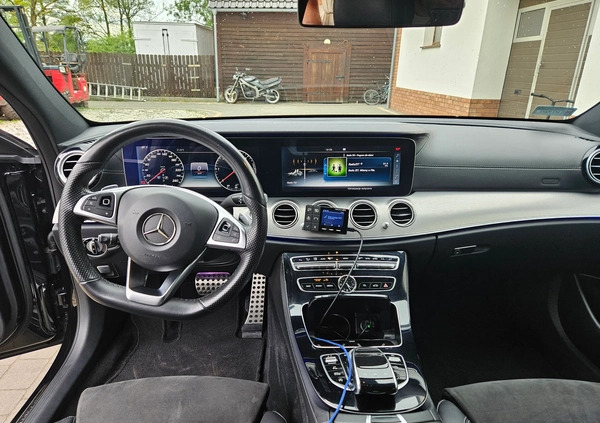 Mercedes-Benz Klasa E cena 124900 przebieg: 176000, rok produkcji 2017 z Nowe Miasto Lubawskie małe 254